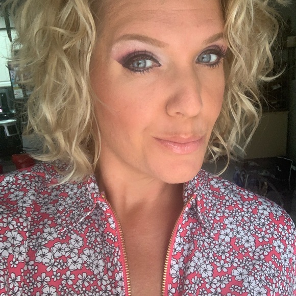 Meet your Posher, Stephanie - Picture 6 of 6